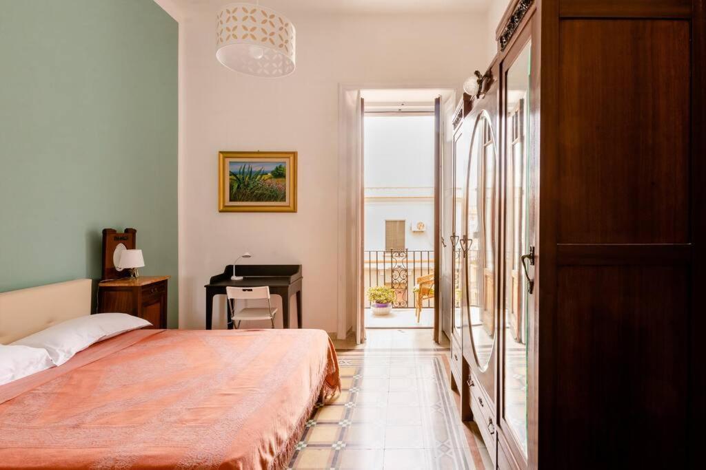 Casa Jole, Appartamento In Centro Бари Экстерьер фото