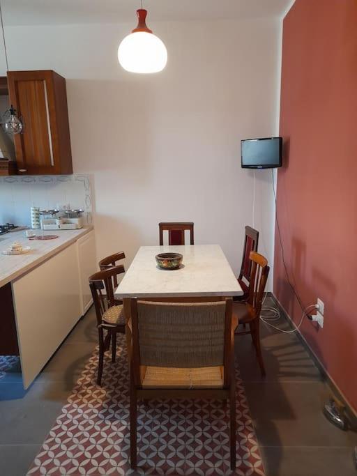 Casa Jole, Appartamento In Centro Бари Экстерьер фото