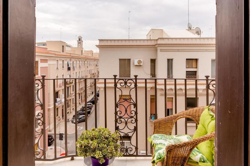 Casa Jole, Appartamento In Centro Бари Экстерьер фото