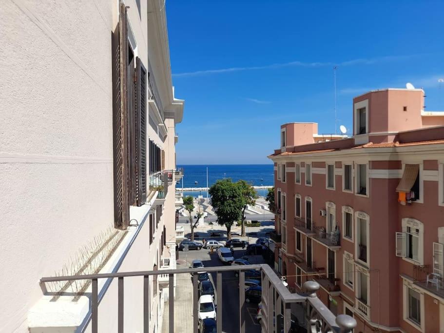 Casa Jole, Appartamento In Centro Бари Экстерьер фото